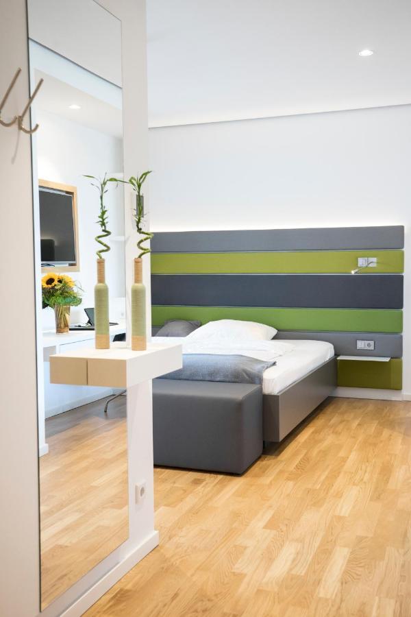 Seven Hotel + Boardinghouse Herzogenaurach Exterior photo